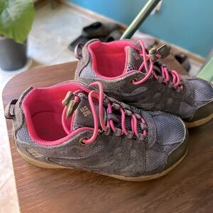 Size 12 kids hiking shoes. Worn 2 times so in like new condition.